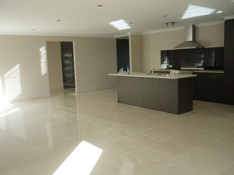 10 Litoria Pass, West Swan WA 6055