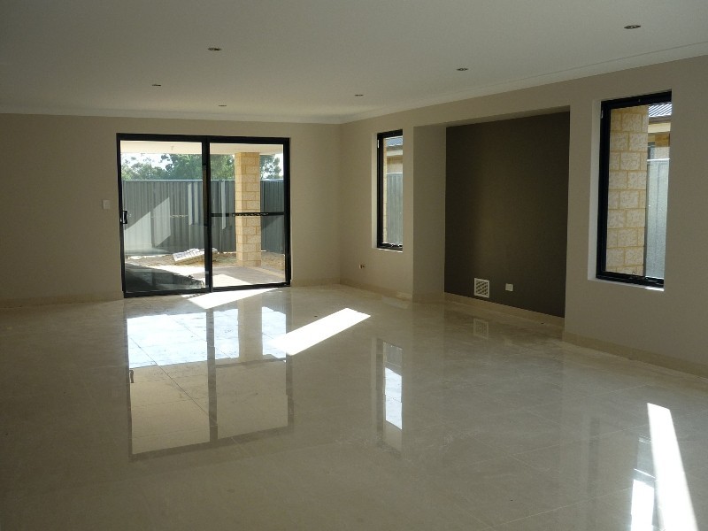10 Litoria Pass, West Swan WA 6055