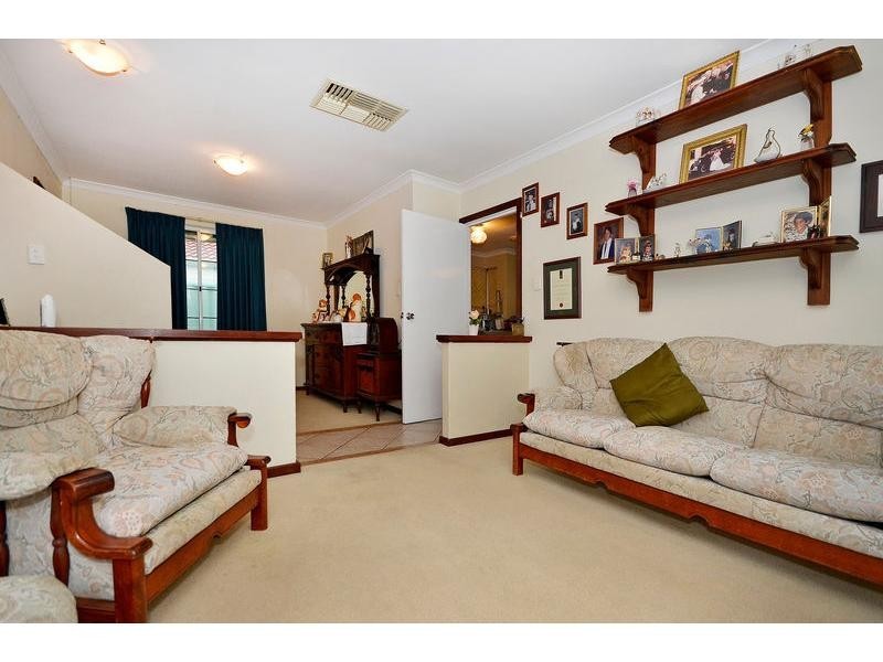 22 Ellenbrae Place, Marangaroo WA 6064