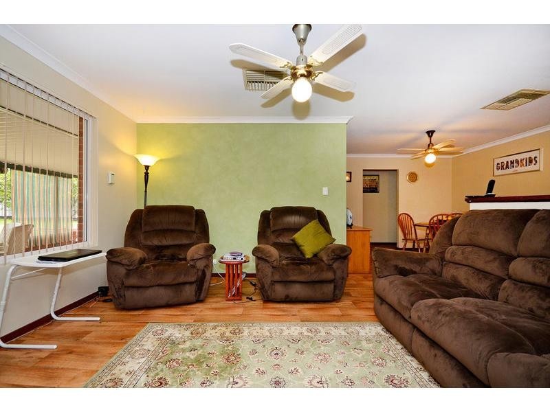 22 Ellenbrae Place, Marangaroo WA 6064