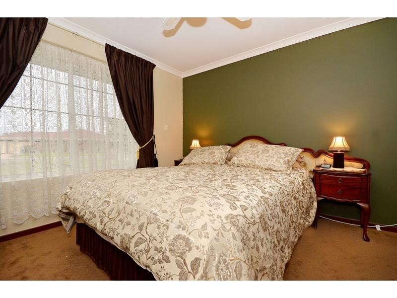 22 Ellenbrae Place, Marangaroo WA 6064