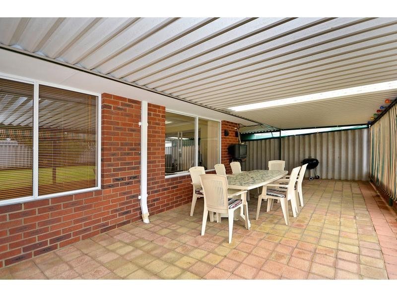 22 Ellenbrae Place, Marangaroo WA 6064