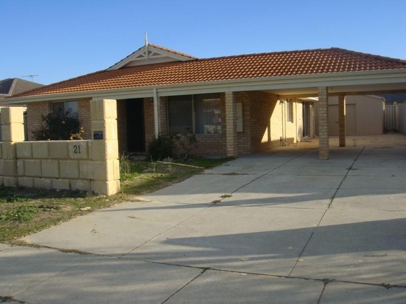 21 Bloodwood Drive, Marangaroo WA 6064