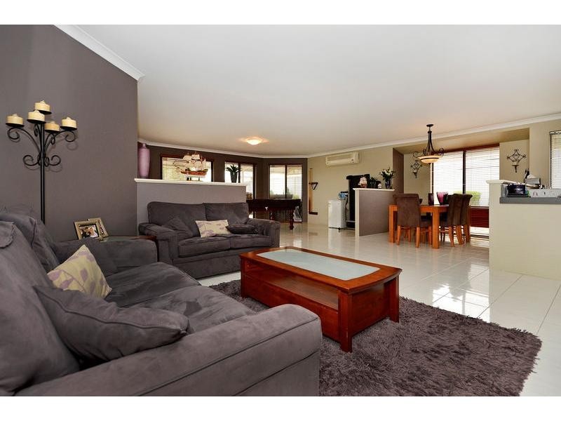 27 Truscott Elbow, Alexander Heights WA 6064