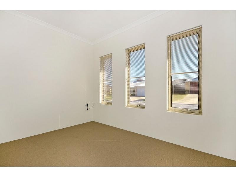 9 Koroit Way, Aveley WA 6069