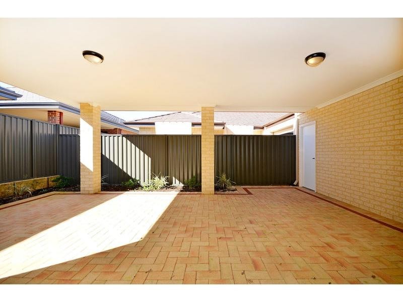 9 Koroit Way, Aveley WA 6069