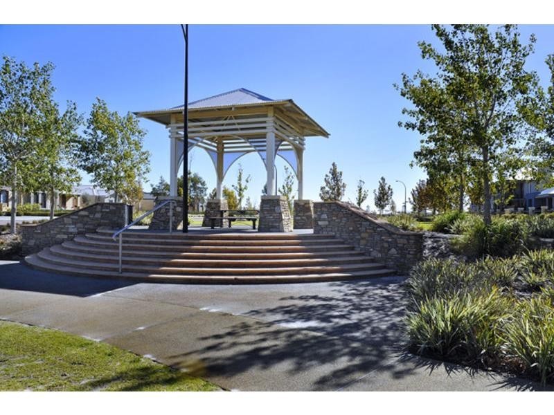 9 Koroit Way, Aveley WA 6069