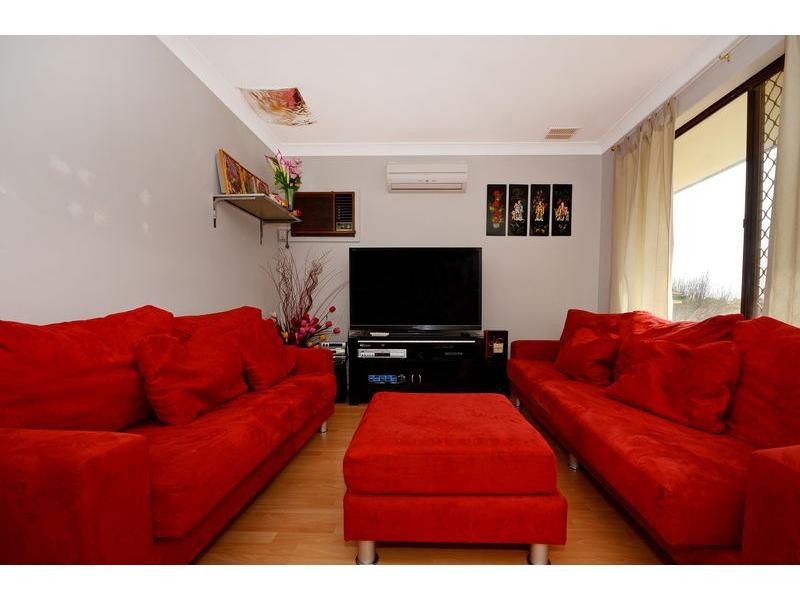 14 Thurburn Retreat, Marangaroo WA 6064