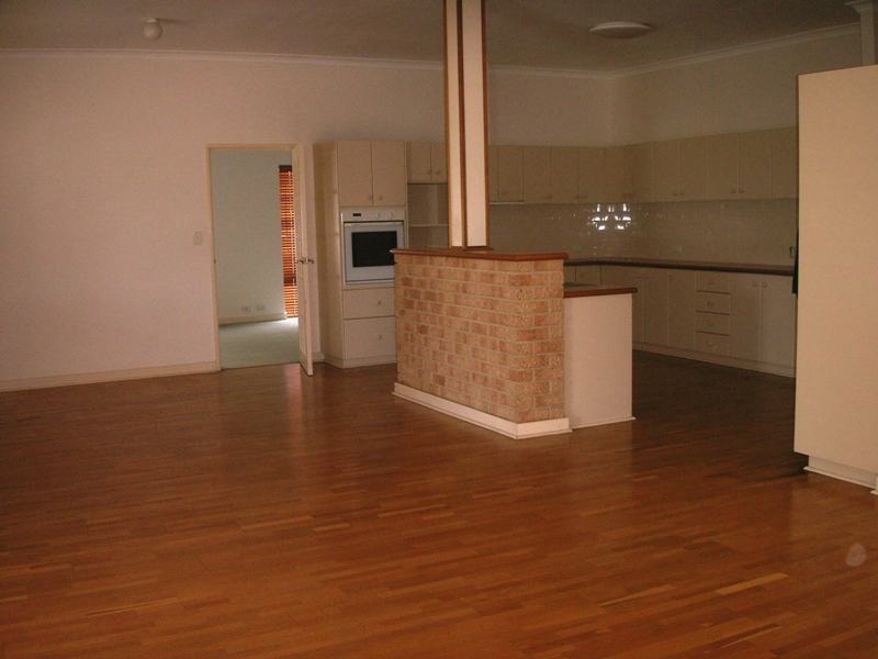 24 Josephine Way, Alexander Heights WA 6064