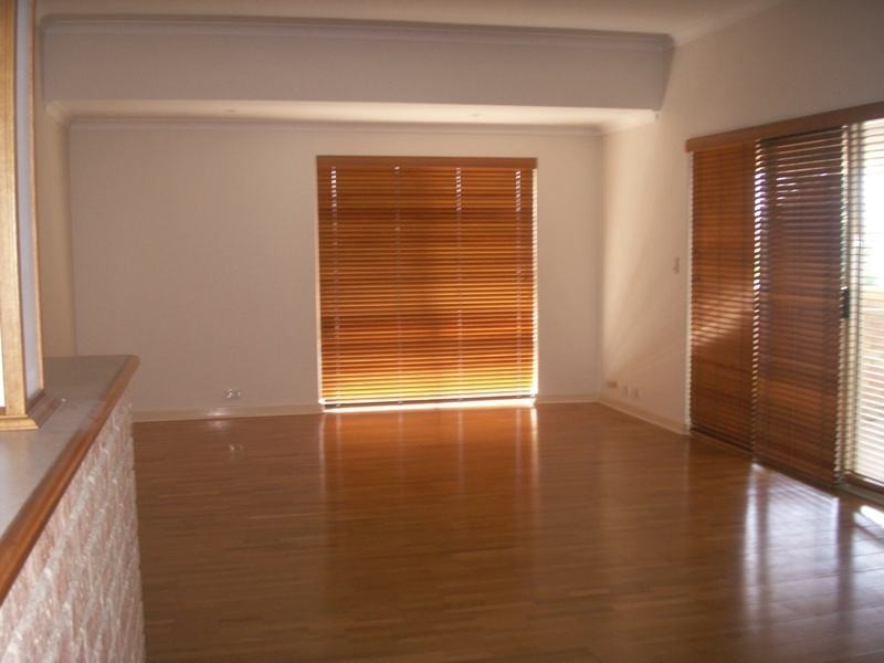 24 Josephine Way, Alexander Heights WA 6064