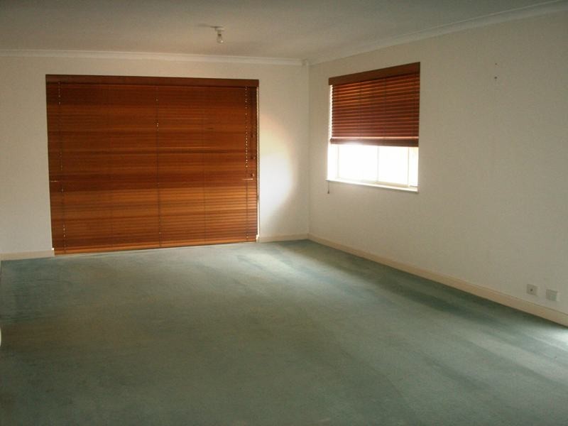 24 Josephine Way, Alexander Heights WA 6064