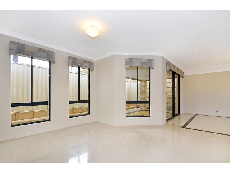 8 Verdello Way, Pearsall WA 6065