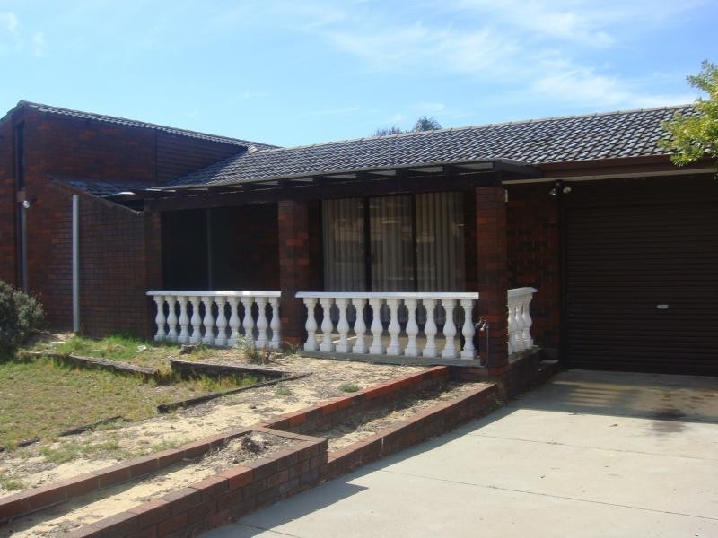 90 Girrawheen Avenue, Girrawheen WA 6064