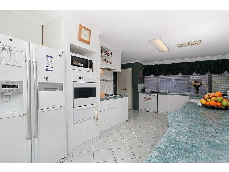 8 Asheville Parade, Landsdale WA 6065