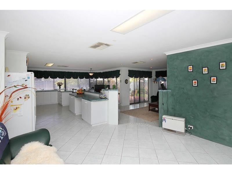 8 Asheville Parade, Landsdale WA 6065