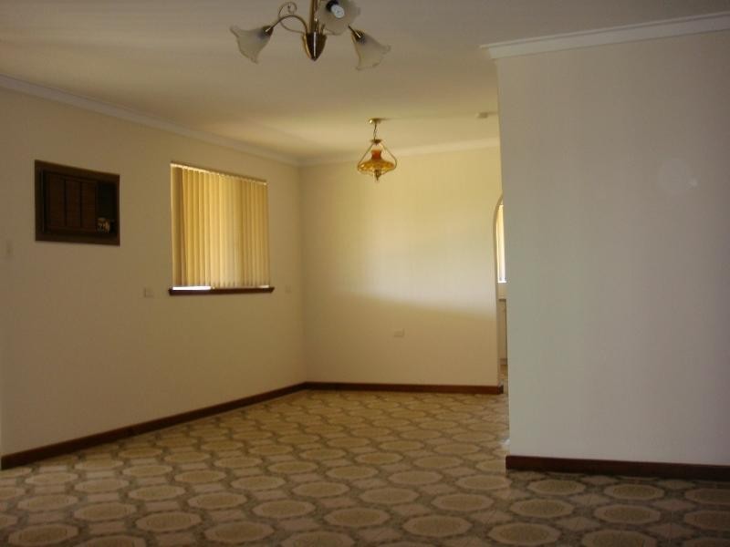 31 Lenham Way, Marangaroo WA 6064