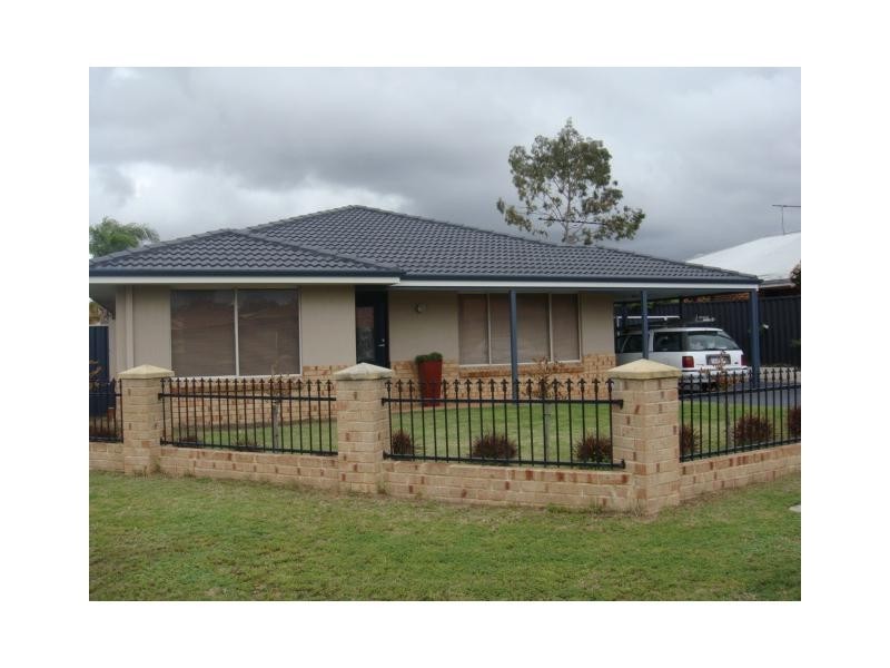 16 Picton Terrace, Alexander Heights WA 6064