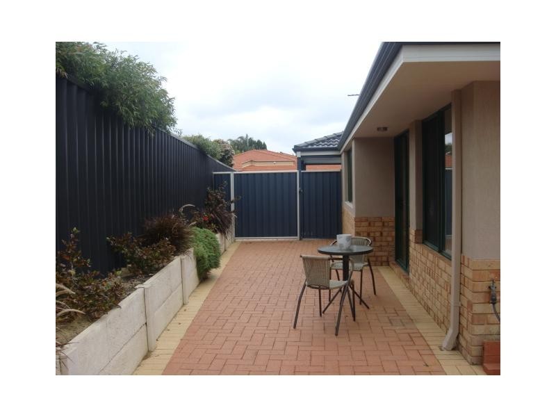 16 Picton Terrace, Alexander Heights WA 6064