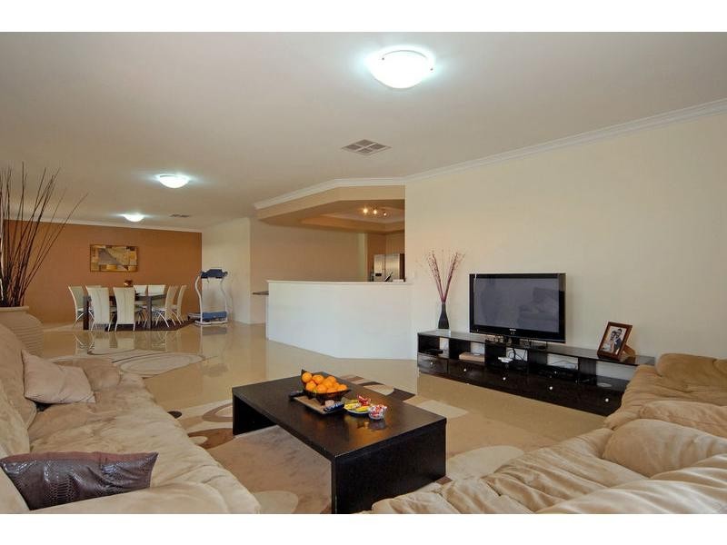 17 Balsam Mews, Aveley WA 6069