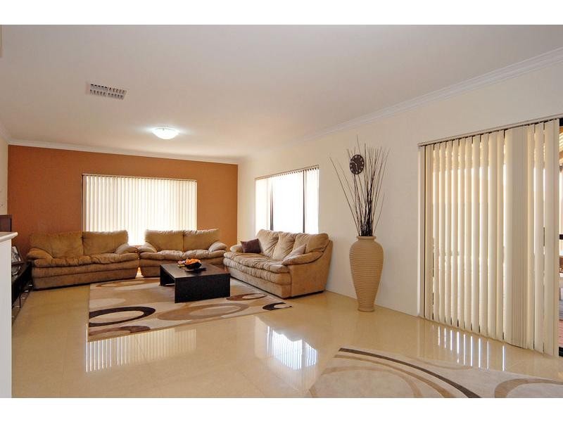 17 Balsam Mews, Aveley WA 6069