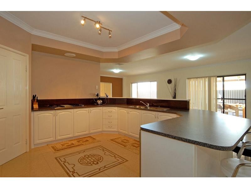 17 Balsam Mews, Aveley WA 6069