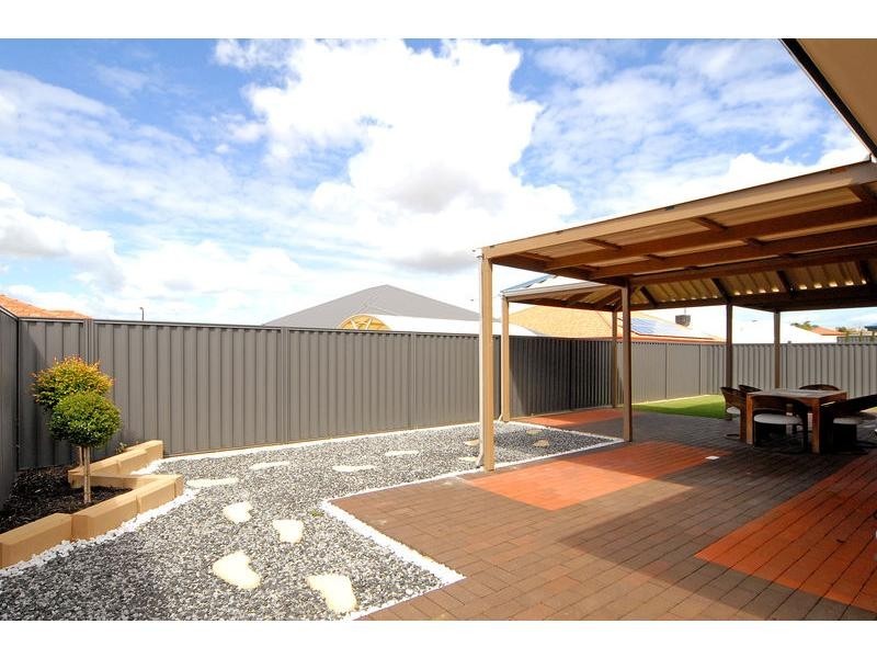 17 Balsam Mews, Aveley WA 6069