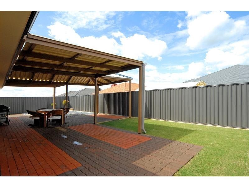 17 Balsam Mews, Aveley WA 6069