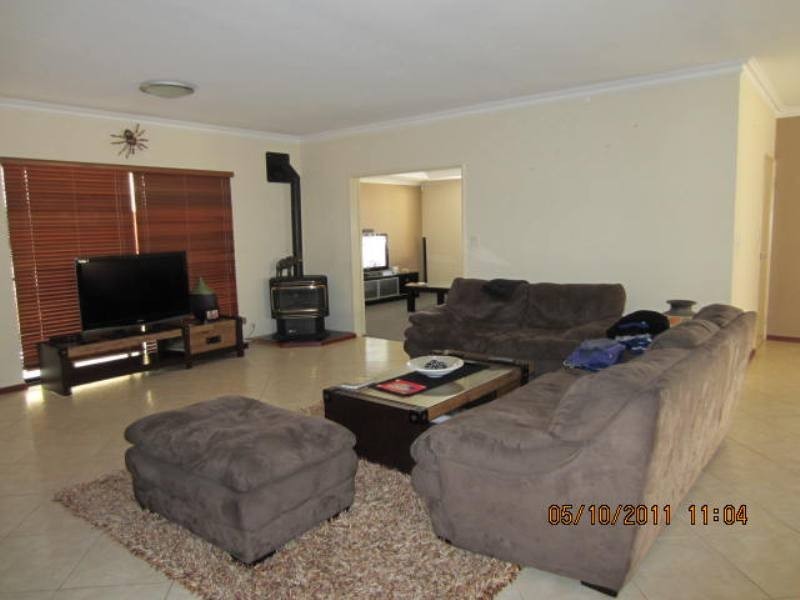 84 Gaby Way, Marangaroo WA 6064