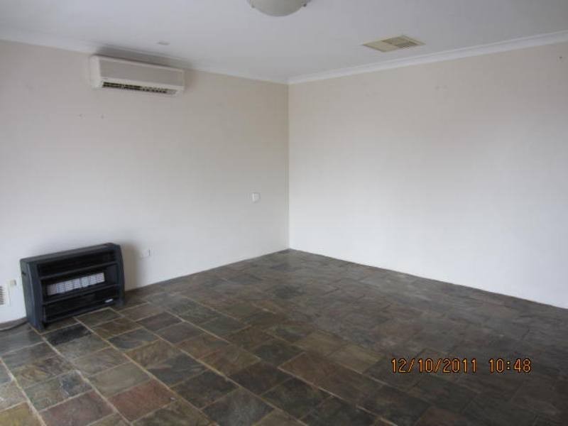 8 Speargrass Close, Alexander Heights WA 6064