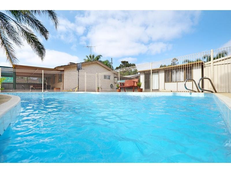 16 Binstead Court, Koondoola WA 6064