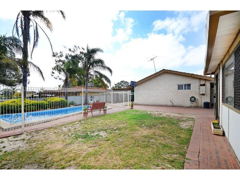 16 Binstead Court, Koondoola WA 6064