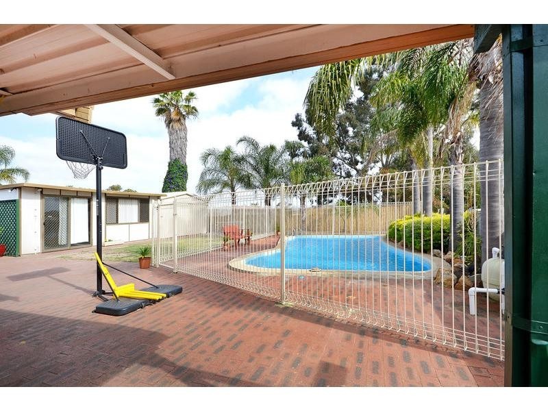 16 Binstead Court, Koondoola WA 6064