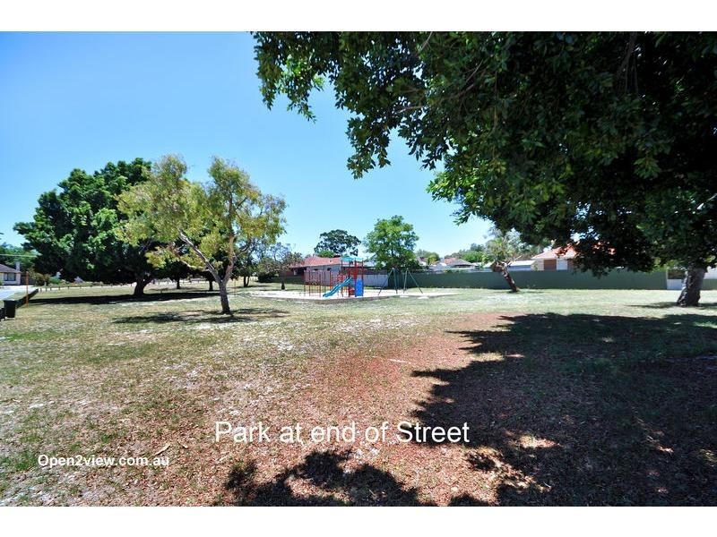 12 Grinstead Way, Balga WA 6061