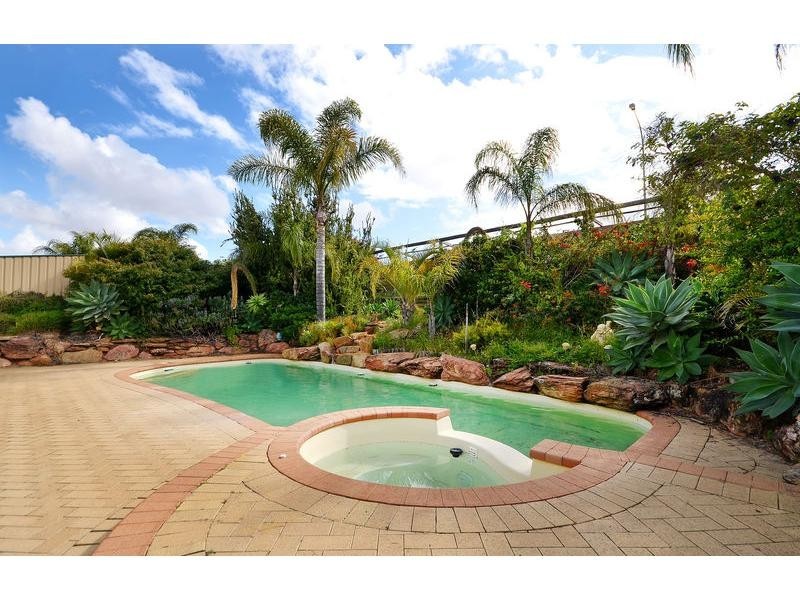 34 Bermuda Drive, Ballajura WA 6066