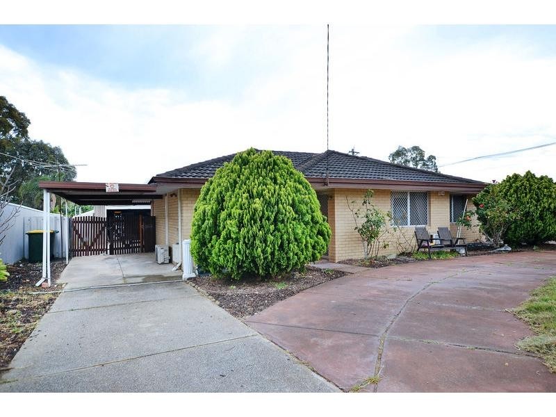 34 Curtis Way, Girrawheen WA 6064