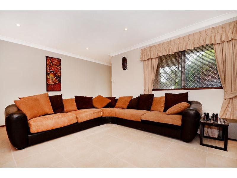 34 Curtis Way, Girrawheen WA 6064