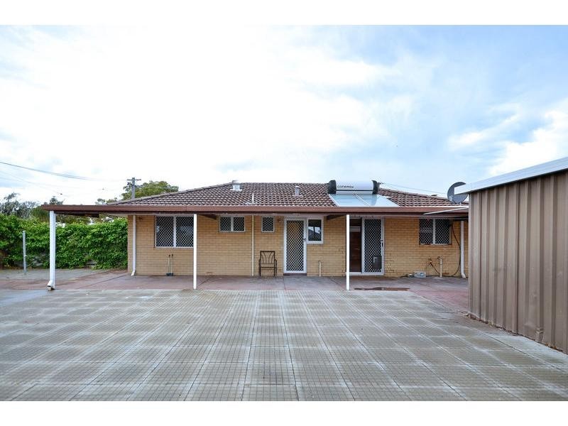 34 Curtis Way, Girrawheen WA 6064