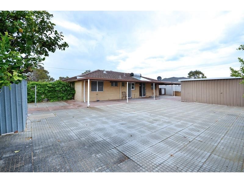34 Curtis Way, Girrawheen WA 6064