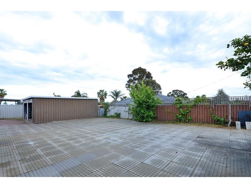 34 Curtis Way, Girrawheen WA 6064