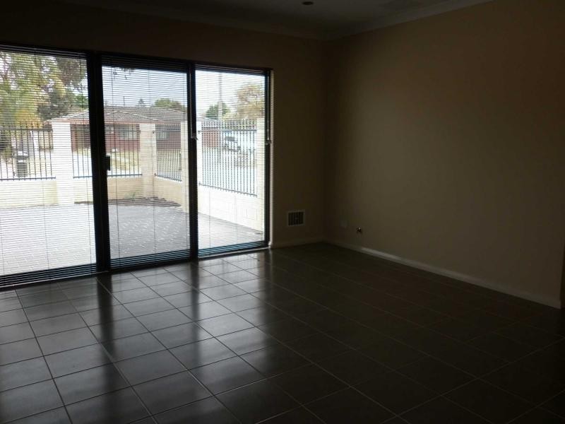 1 Gibb Crescent, Westminster WA 6061