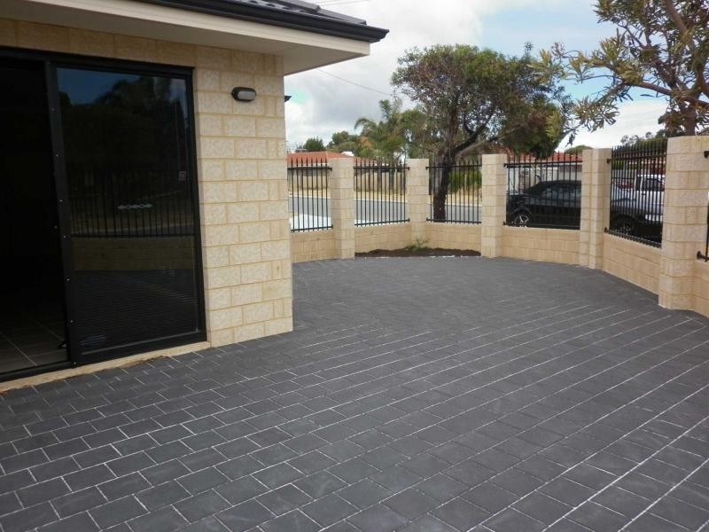 1 Gibb Crescent, Westminster WA 6061