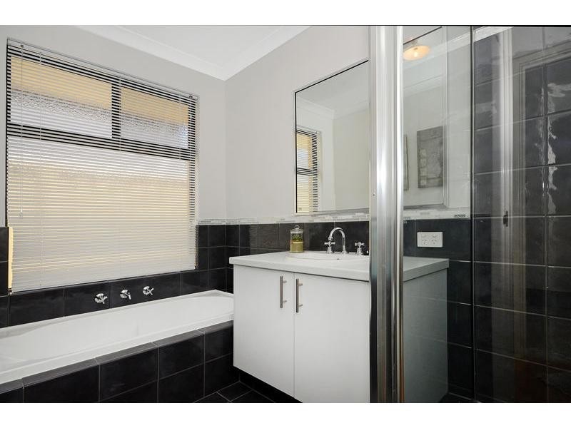 35 Marginson Drive, Landsdale WA 6065