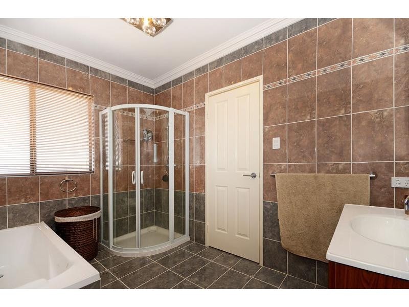 11 Idaho Court, Landsdale WA 6065