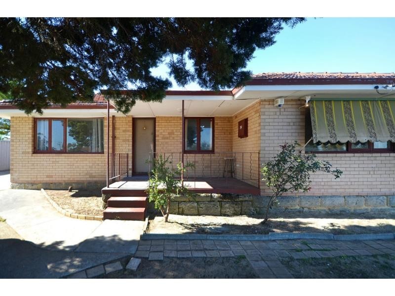 74 Allinson Drive, Girrawheen WA 6064