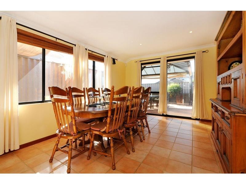 15 Dandenong Way, Alexander Heights WA 6064