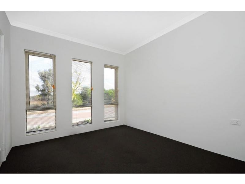 8 Vellum Loop, Aveley WA 6069