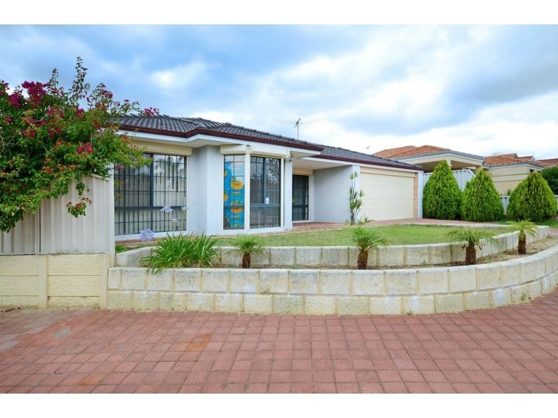 18 Adelphi Court, Marangaroo WA 6064