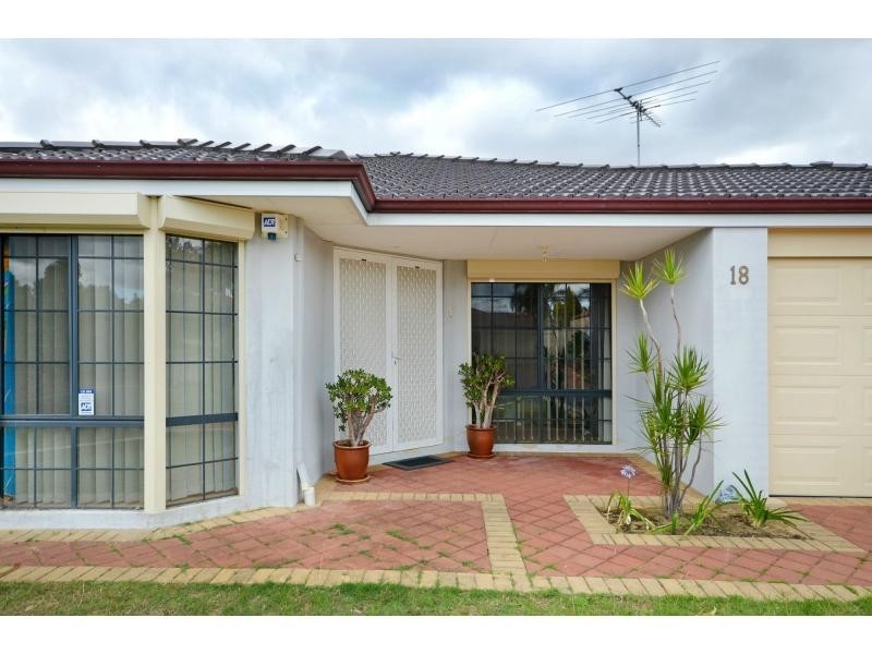 18 Adelphi Court, Marangaroo WA 6064