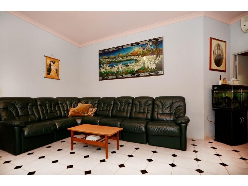 18 Adelphi Court, Marangaroo WA 6064