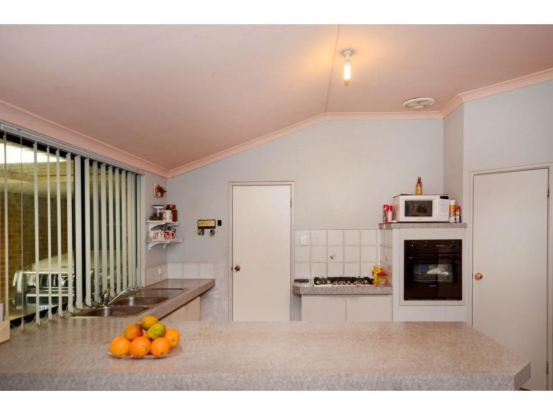 18 Adelphi Court, Marangaroo WA 6064